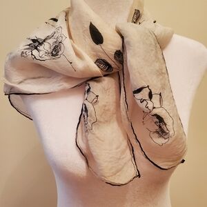Scarf VTG FLORAL BLACK/IVORY SM HOLE, TEAR TO ROLLED EDGE SILK